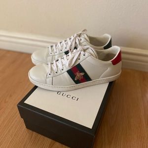 Gucci Women’s Ace Bee Sneaker size 38 pre-owned